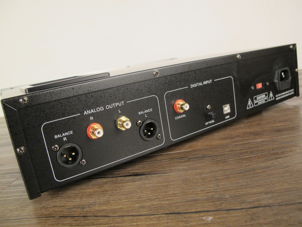 YAQIN DIGITAAL ANALOOG CONVERTER DAC-K9